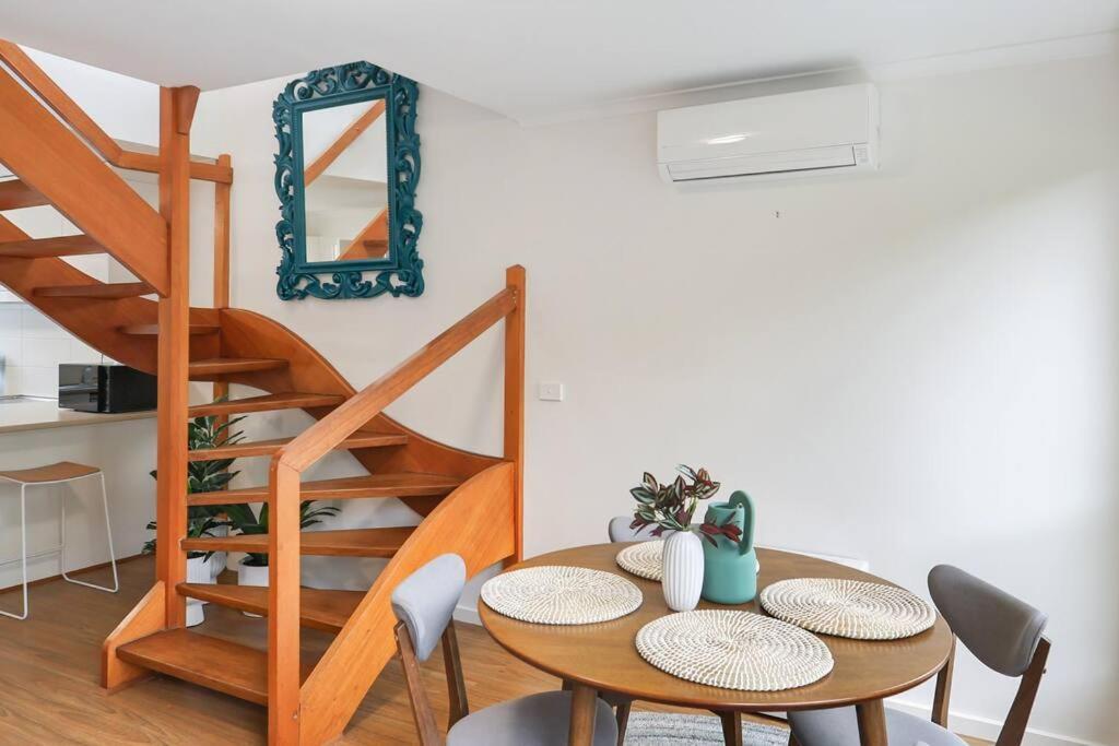 Seaside On The Parade- Sleeps 4, 2 Bathroom, Aircon, Walk To Shops! 11Am Check Out Ocean Grove Exterior photo